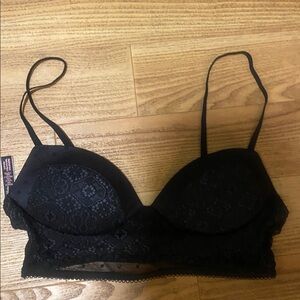 NWOT Victoria's black lace wireless bra. Size Small